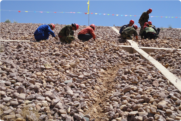 南坪水庫大壩前期勘探試驗、大壩裂縫灌漿安基礎(chǔ)處理工程